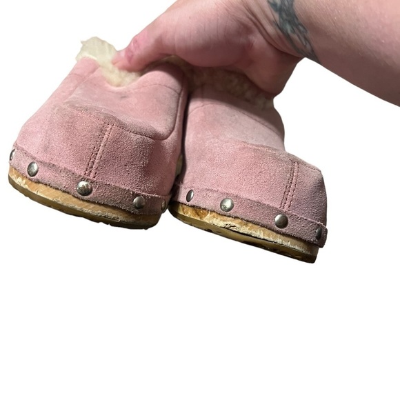 Ugg Kalie pink suede Sherpa lined studded wooden clogs - Picture 5 of 8